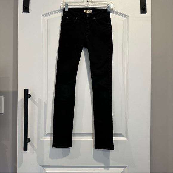 Authentic Burberry Black Dark Wash Denim Jeans
Size 25 - Picture 13 of 14